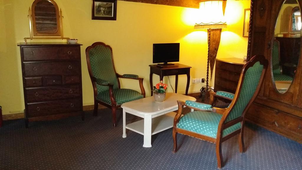 Les Trois Cheminees Chambres D'Hotes Livarot-Pays-d'Auge Εξωτερικό φωτογραφία